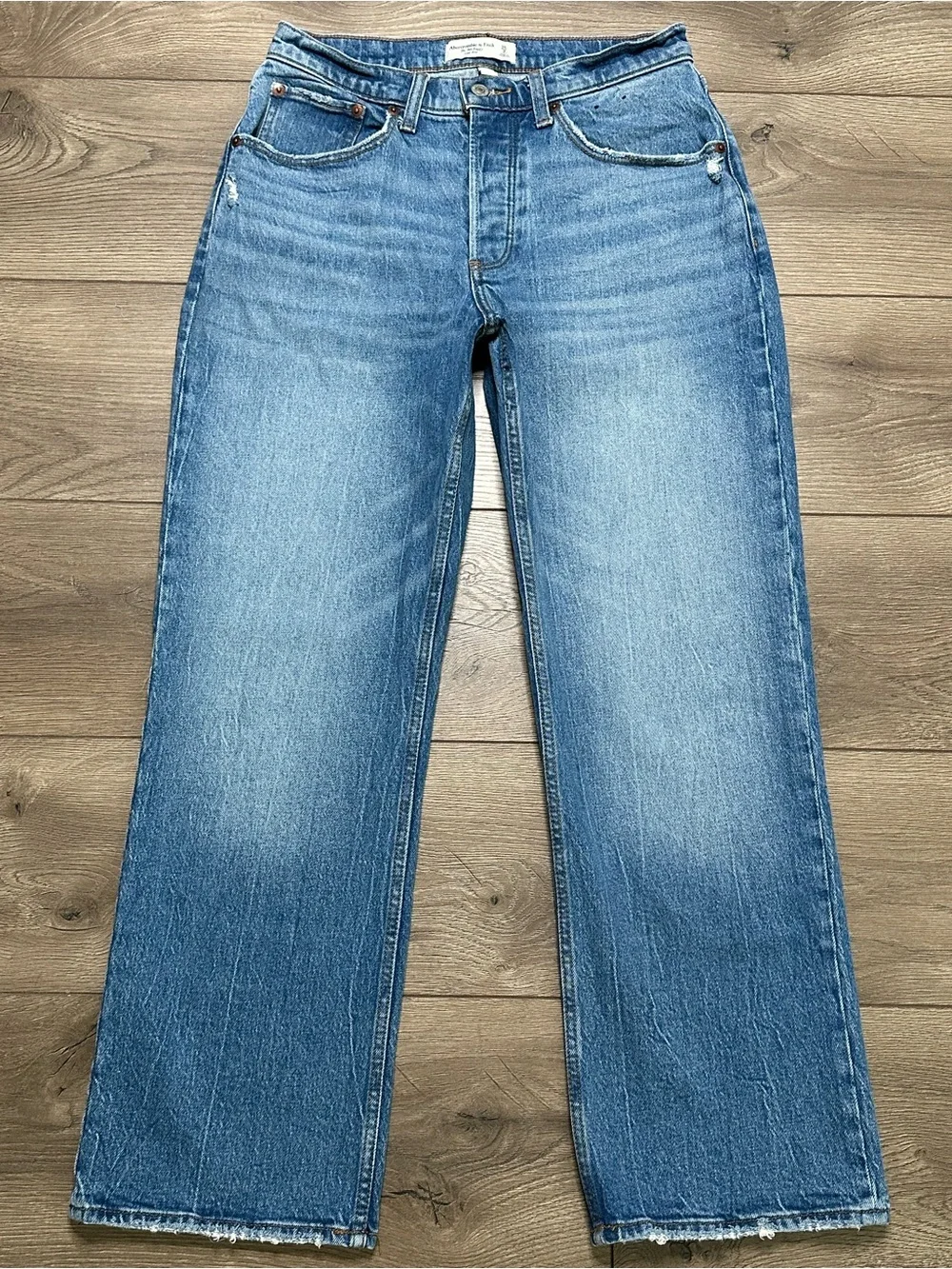 Abercrombie & Fitch 27